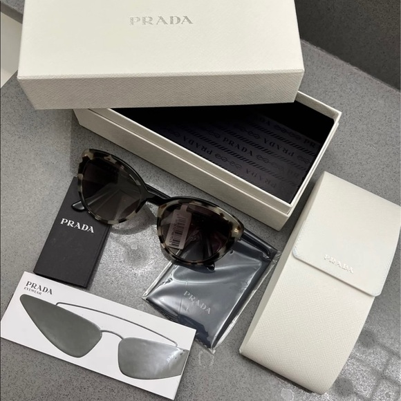 NEW Prada Sunglasses@@SOLD@@ - Picture 4 of 4